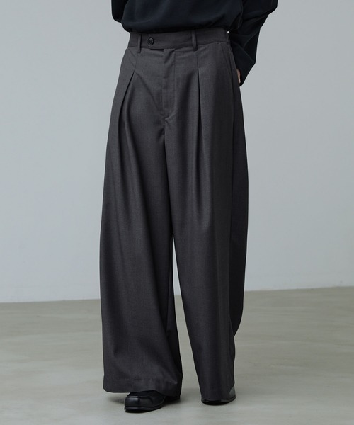 CALLNE（カルネ）の「【CALLNE】 Box Tuck Relaxed Wide Pants / ボックスタックリラックスワイドパンツ（スラックス・メンズ・チャコールグレー/ブラック・L/M）」の17枚目の写真