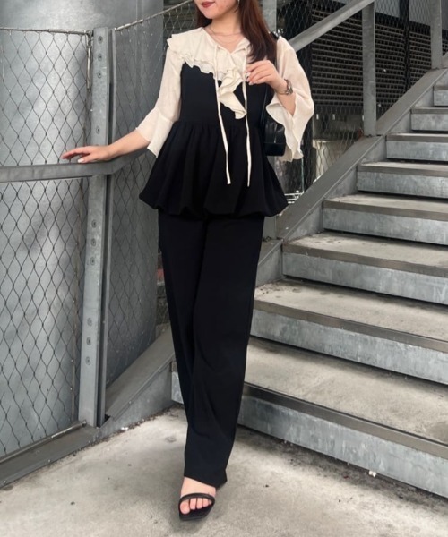 Remind me and forever（リマインドミーアンドフォーエバー）の「【一枚でおしゃれ見え！】バルーンキャミコンビネゾン（ワンピース・レディース・ブラック/グレイッシュベージュ・FREE）」の2枚目の写真