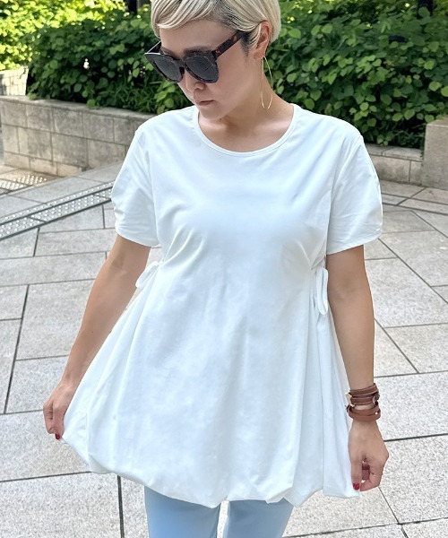 JENNE(ジェンヌ)の「JENNEクールバルーンTシャツ(Tシャツ/カットソー・レディース・イエロー/ホワイト/ブラック/ネイビー・SMALL/MEDIUM/LARGE)」の1枚目の写真