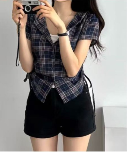 gossip！ロサンゼルス（ゴシップロサンゼルス）の「サイドシャーリング コンパクトチェックシャツ バレエコア Y2K（シャツ/ブラウス・レディース・オフホワイト/ネイビー/グリーン・FREE）」の6枚目の写真