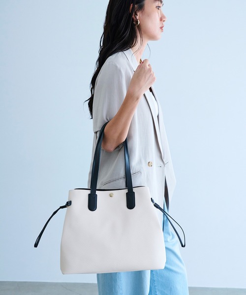 Breath TOPKAPI(ブレストプカピ)の「【Breath TOPKAPI】2way A4 ロングハンドル トート バッグ 撥水 肩掛け PC対応 日本製(トートバッグ・レディース・ブラック/グレー/オフホワイト/クリーム・FREE)」の2枚目の写真