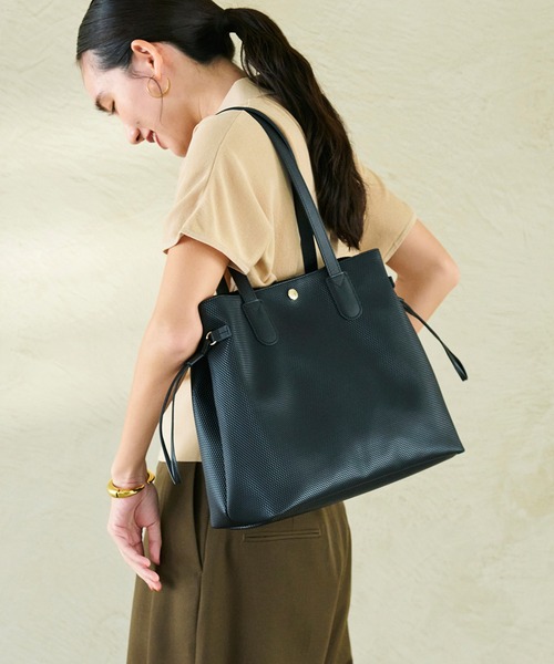Breath TOPKAPI(ブレストプカピ)の「【Breath TOPKAPI】2way A4 ロングハンドル トート バッグ 撥水 肩掛け PC対応 日本製(トートバッグ・レディース・ブラック/グレー/オフホワイト/クリーム・FREE)」の3枚目の写真