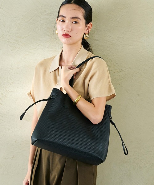 Breath TOPKAPI(ブレストプカピ)の「【Breath TOPKAPI】2way A4 ロングハンドル トート バッグ 撥水 肩掛け PC対応 日本製(トートバッグ・レディース・ブラック/グレー/オフホワイト/クリーム・FREE)」の7枚目の写真