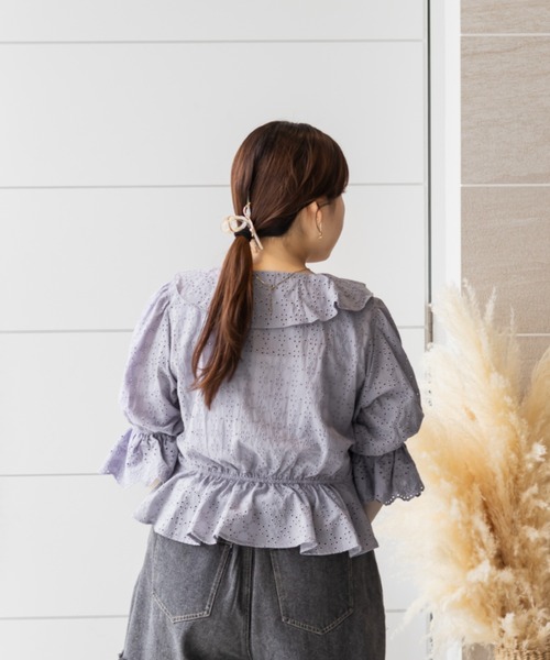 CLETTE(クレット)の「アイレットレースカシュクールブラウス(シャツ/ブラウス・レディース・オフホワイト/ブラック/ブルー・4L/3L/LL)」の16枚目の写真