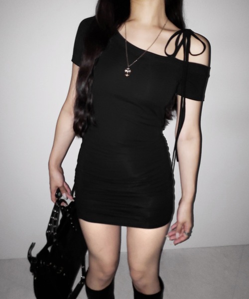 me+em select(ミームセレクト)の「※※【 2color / カップ付き 】ワンショルリボン半袖カットソーミニワンピ / one shoulder ribbon short sleeve cutsew mini onepiece(ワンピース・レディース・ブラック/グレー・FREE)」の8枚目の写真