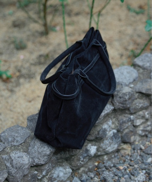 Carmelo(カーメロ)の「Suede belt tote bag / ベルト スエード トートバッグ(トートバッグ・レディース・ブラック/ブラウン・FREE)」の5枚目の写真
