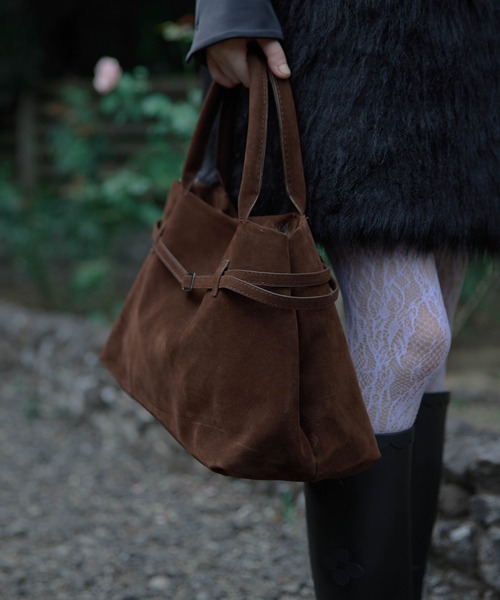 Carmelo(カーメロ)の「Suede belt tote bag / ベルト スエード トートバッグ(トートバッグ・レディース・ブラック/ブラウン・FREE)」の8枚目の写真