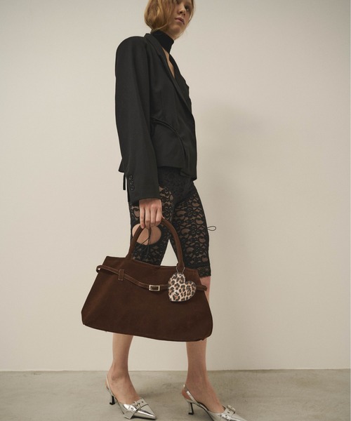 Carmelo(カーメロ)の「Suede belt tote bag / ベルト スエード トートバッグ(トートバッグ・レディース・ブラック/ブラウン・FREE)」の19枚目の写真