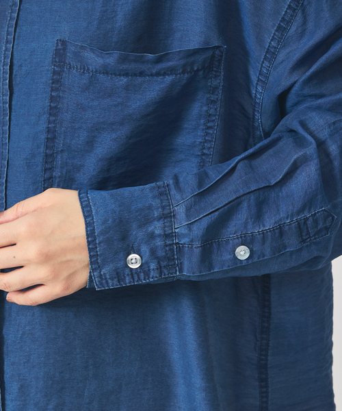 qualite scape（カリテ スケープ）の「シアーデニムライクシャツ/オフィスカジュアル/夏服/羽織り（シャツ/ブラウス・レディース・サックスブルー/インディゴブルー・フリー）」の16枚目の写真