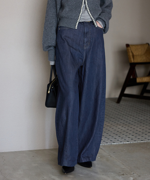 SLOBE IENA（スローブイエナ）の「《4サイズ展開》LE DENIM PEG カーブワイドデニム（デニムパンツ・レディース・ネイビー・40/38/36/34）」の13枚目の写真