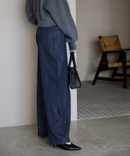 SLOBE IENA（スローブイエナ）の「《4サイズ展開》LE DENIM PEG カーブワイドデニム（デニムパンツ・レディース・ネイビー・40/38/36/34）」の14枚目の写真