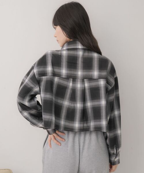 ems excite（エムズエキサイト）の「フロントドロストチェックSH（シャツ/ブラウス・レディース・ホワイト系その他/ブルー系その他2/ブラック系その他2・FREE）」の4枚目の写真