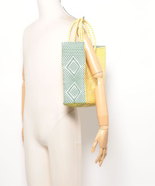 Letra（レトラ）の「【Ｌｅｔｒａ】ＭＥＲＣＡＤＯ　ＢＡＧ　ＣＡＮＧＲＥＪＯ（かごバッグ・レディース・イエロー/オレンジ・SMALL）」の6枚目の写真