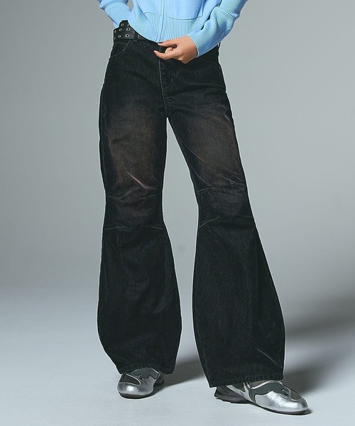 X-girl（エックスガール）の「FLOCKED DENIM FLARE PANTS（デニム