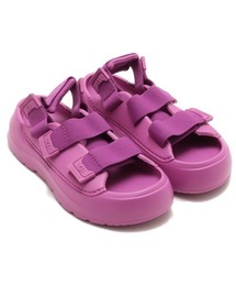 UGG（アグ）の「フラットサンダル（サンダル）」