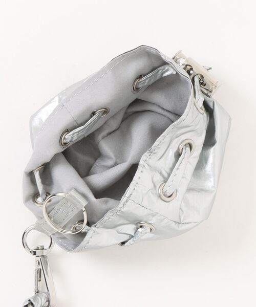 ALTROSE（アルトローズ）の「スマホストラップ 巾着ポーチ付 スマホショルダー スマホ ストラップ クシュクシュ（スマホグッズ・レディース・シルバー/アイボリー/カーキ/ブラック・FREE）」の6枚目の写真