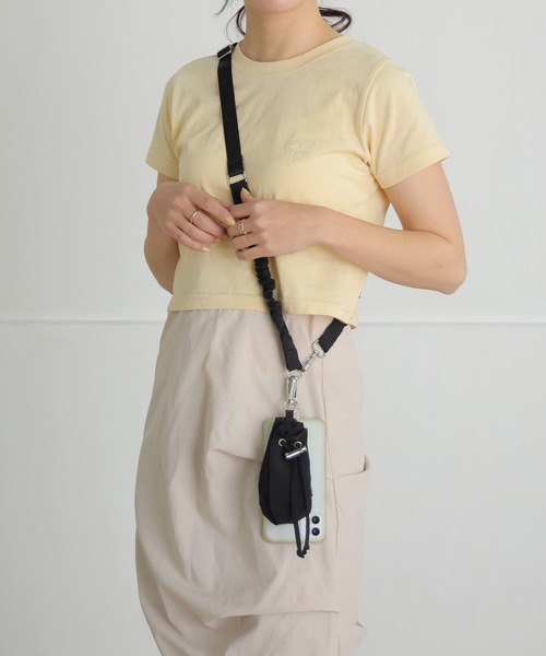 ALTROSE（アルトローズ）の「スマホストラップ 巾着ポーチ付 スマホショルダー スマホ ストラップ クシュクシュ（スマホグッズ・レディース・シルバー/アイボリー/カーキ/ブラック・FREE）」の12枚目の写真