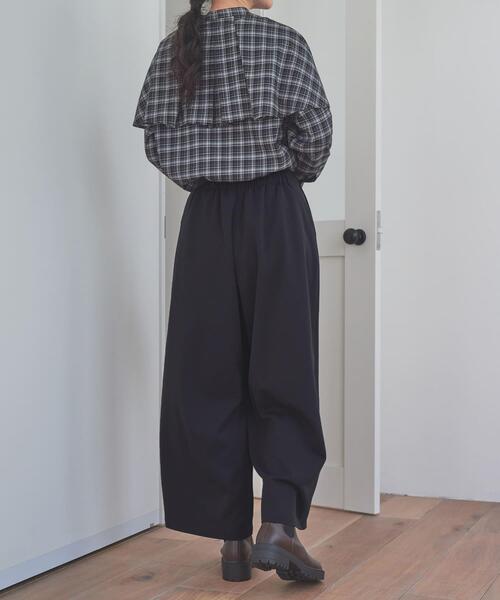 URBAN RESEARCH DOORS(アーバンリサーチドアーズ)の「『仁村紗和さん着用』『UR TECH』完声9分丈ワイドパンツ(その他パンツ・レディース・ネイビー/チャコールグレー・SMALL/MEDIUM)」の12枚目の写真