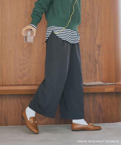 URBAN RESEARCH DOORS(アーバンリサーチドアーズ)の「『仁村紗和さん着用』『UR TECH』完声9分丈ワイドパンツ(その他パンツ・レディース・ネイビー/チャコールグレー・SMALL/MEDIUM)」の14枚目の写真