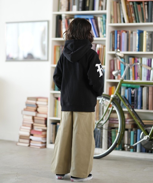 RVCA(ルーカ)の「RVCA/ルーカ ジップアップ パーカー キッズ スウェット フーディー ロゴ 裏起毛 BF046-004(パーカー・キッズ・ブラック/ベージュ・130cm/140cm/150cm/160cm)」の9枚目の写真