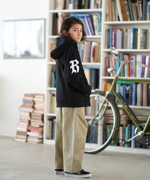 RVCA(ルーカ)の「RVCA/ルーカ ジップアップ パーカー キッズ スウェット フーディー ロゴ 裏起毛 BF046-004(パーカー・キッズ・ブラック/ベージュ・130cm/140cm/150cm/160cm)」の10枚目の写真
