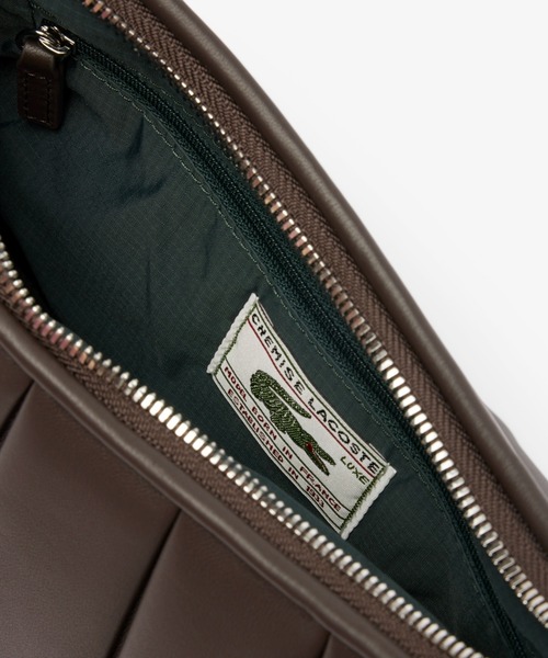 LACOSTE(ラコステ)の「LENGLEN レザープリーツショルダーバッグ(ハンドバッグ・レディース・モカ/ブラック/ナチュラル・FREE)」の6枚目の写真