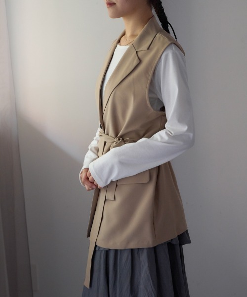 TRIANGLE PALETTE（トライアングルパレット）の「ベルト付きジレ/セットアップ対応（スーツベスト・レディース・ブラック/ベージュ/モカ/ダークグレー/グレー・FREE）」の5枚目の写真