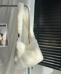ファー モコモコ ショルダーバッグ