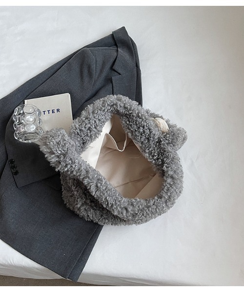 超美品　ショルダーバッグ ノベルティ　モコモコ生地　ココマーク　グレー CHANEL（シャネル） ノベルティ ココマーク 斜め掛け ショルダーバッグ