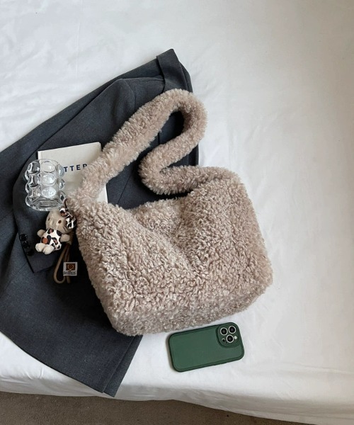 超美品　ショルダーバッグ ノベルティ　モコモコ生地　ココマーク　グレー 楽天市場】MARC JACOBS マークジェイコブス もこもこ ファー グレー系
