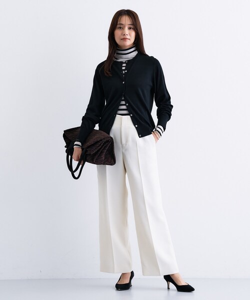 INDIVI（インディヴィ）の「【洗える】ハイゲージニットカーディガン（カーディガン/ボレロ・レディース・チャコール/ブラック/レッド系1/サックスブルー/オフホワイト・05/13/15 /34/38/19）」の7枚目の写真