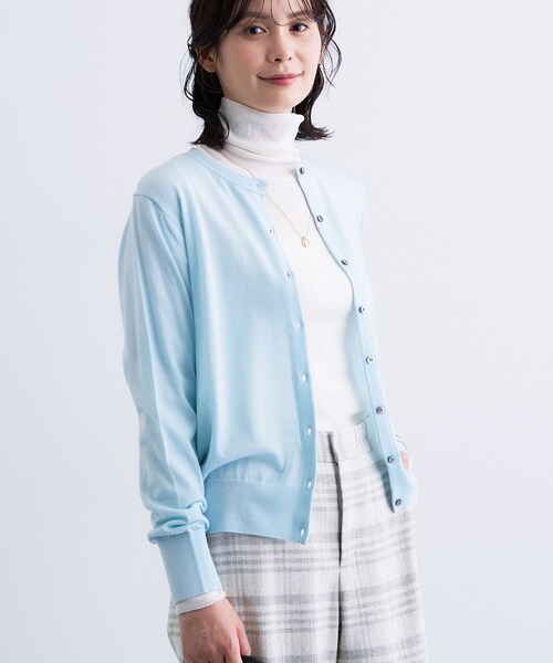 INDIVI（インディヴィ）の「【洗える】ハイゲージニットカーディガン（カーディガン/ボレロ・レディース・チャコール/ブラック/レッド系1/サックスブルー/オフホワイト・05/13/15 /34/38/19）」の13枚目の写真