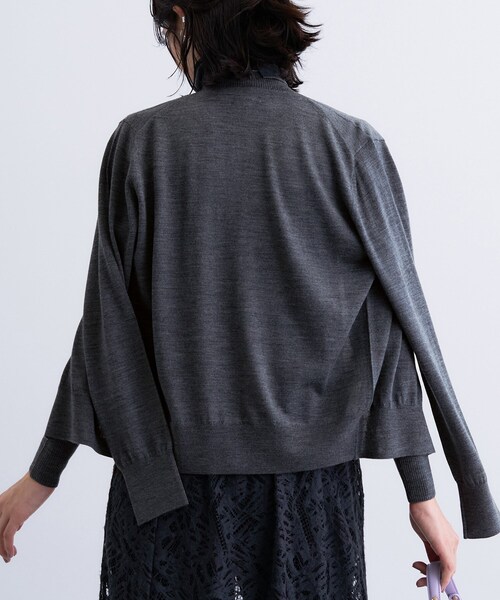 INDIVI（インディヴィ）の「【洗える】ハイゲージニットカーディガン（カーディガン/ボレロ・レディース・チャコール/ブラック/レッド系1/サックスブルー/オフホワイト・05/13/15 /34/38/19）」の18枚目の写真