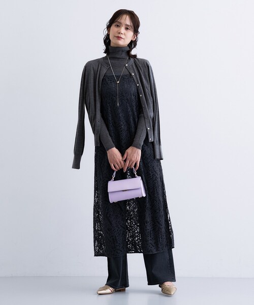 INDIVI（インディヴィ）の「【洗える】ハイゲージニットカーディガン（カーディガン/ボレロ・レディース・チャコール/ブラック/レッド系1/サックスブルー/オフホワイト・05/13/15 /34/38/19）」の19枚目の写真