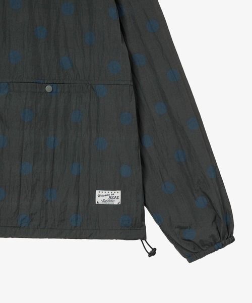 aeae（エーイーエーイー）の「DOT HOOD JUMPER（ナイロンジャケット・レディース・チャコール・FREE）」の5枚目の写真