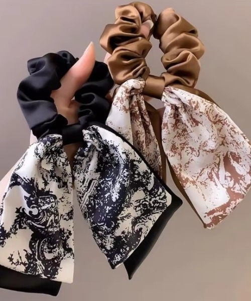 Vini（ヴィニ）の「ヘアスカーフ シュシュ ヘアタイ（シュシュ・レディース・ブラック系2/ブラウン系2/ブラウン系1/ブラック系3/ブラック系1・FREE）」の8枚目の写真