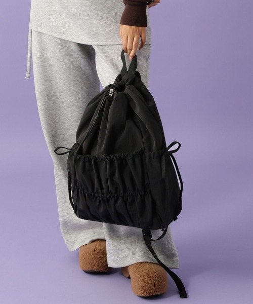 tiny tiny（ティニーティニー）の「ギャザースリングバッグ[tiny tiny(ティニーティニー)]（ショルダーバッグ・レディース・ブラック/レッド・0）」の3枚目の写真