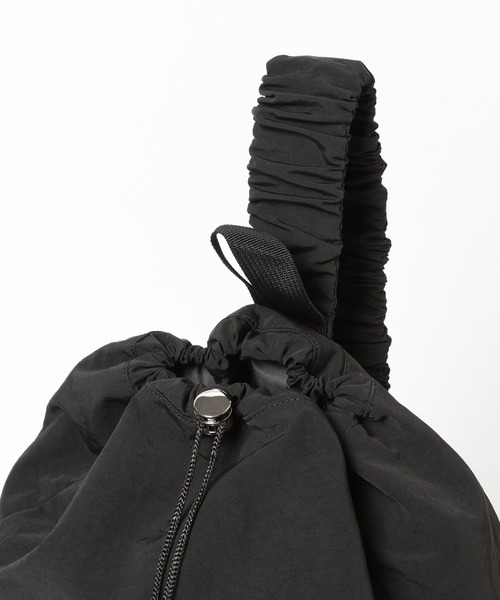 tiny tiny（ティニーティニー）の「ギャザースリングバッグ[tiny tiny(ティニーティニー)]（ショルダーバッグ・レディース・ブラック/レッド・0）」の16枚目の写真