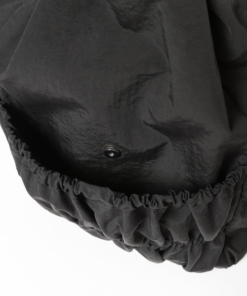 tiny tiny（ティニーティニー）の「ギャザースリングバッグ[tiny tiny(ティニーティニー)]（ショルダーバッグ・レディース・ブラック/レッド・0）」の21枚目の写真