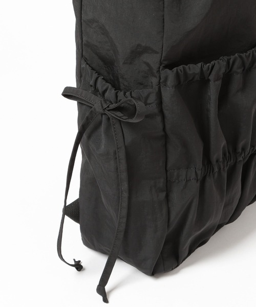 tiny tiny（ティニーティニー）の「ギャザースリングバッグ[tiny tiny(ティニーティニー)]（ショルダーバッグ・レディース・ブラック/レッド・0）」の22枚目の写真