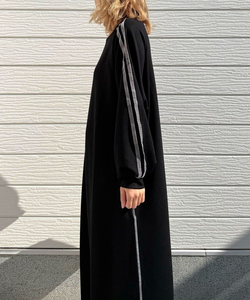 Q(キュー)の「ソフトダンボールバイカラーラインワンピース(ワンピース・レディース・ブラック/ダークオリーブ・MEDIUM)」の9枚目の写真