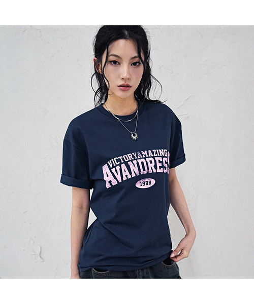 AVANDRESS(アバンドレス )の「Vintage Crack Hero Loosefit T-shirt - 5COL(Tシャツ/カットソー・メンズ・ブラック/ライトベージュ/ホワイト/ネイビー/ネイビー×ホワイト・LARGE/X-LARGE/SMALL/MEDIUM)」の4枚目の写真