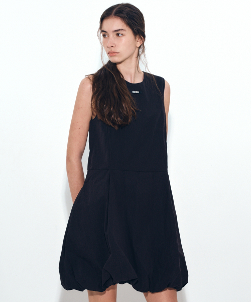 NICK&NICOLE（ニックアンドニコール）の「MINI BALLON SLEEVELESS DRESS_BLACK（ワンピース・レディース・ブラック・FREE）」の2枚目の写真
