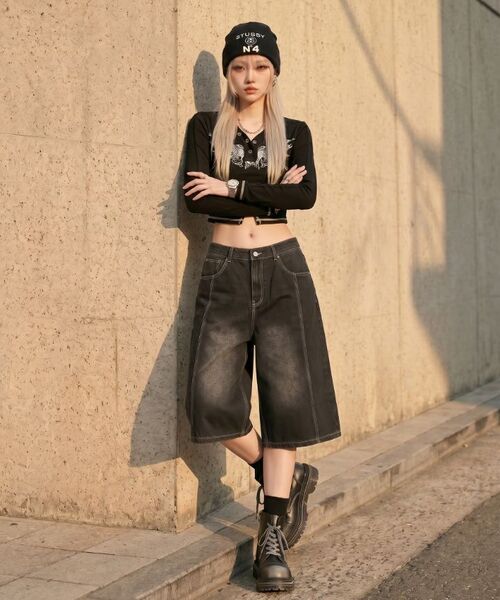Verdnt（バーダント）の「切開ウォッシュドデニムバミューダパンツ[ブラック]（その他パンツ・レディース・ブラック・SMALL/MEDIUM/LARGE/X-LARGE）」の2枚目の写真