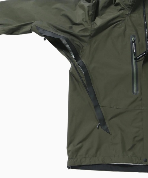 and wander（アンドワンダー）の「【and wander】2.5L hiker rain jacket（マウンテンパーカー・メンズ・ブラック/カーキ・M/L）」の11枚目の写真