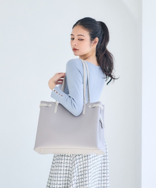 12Twelve Agenda(トゥエルブ アジェンダ)の「大容量配色ベルトA4バッグ(トートバッグ・レディース・グレー/チャコールグレー/ベージュ/ブラウン系その他/ベージュ系その他/グレー系その他/グレー系その他2・FREE)」の22枚目の写真