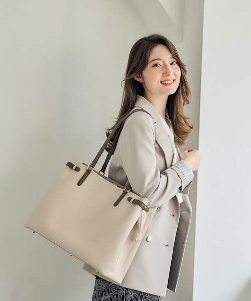 12Twelve Agenda(トゥエルブ アジェンダ)の「大容量配色ベルトA4バッグ(トートバッグ・レディース・グレー/チャコールグレー/ベージュ/ブラウン系その他/ベージュ系その他/グレー系その他/グレー系その他2・FREE)」の14枚目の写真