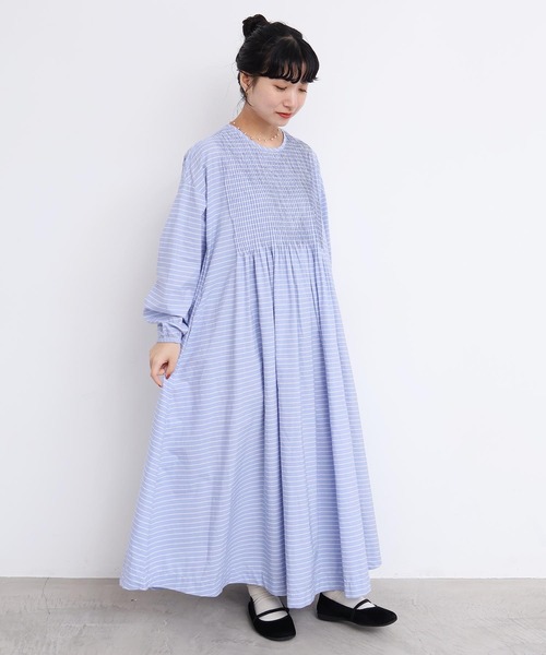 l'atelier du savon（アトリエドサボン）の「バスクシャツみたいなピンタックワンピース（ワンピース・レディース・オフホワイト/サックスブルー/ブラック/ピンク/レッド・FREE）」の10枚目の写真