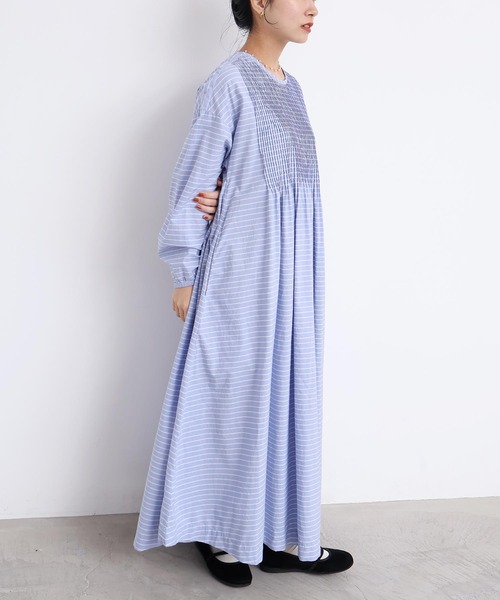 l'atelier du savon（アトリエドサボン）の「バスクシャツみたいなピンタックワンピース（ワンピース・レディース・オフホワイト/サックスブルー/ブラック/ピンク/レッド・FREE）」の9枚目の写真