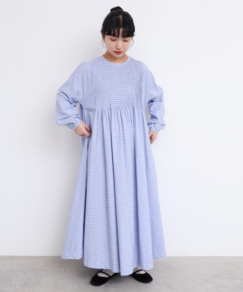 l'atelier du savon（アトリエドサボン）の「バスクシャツみたいなピンタックワンピース（ワンピース・レディース・オフホワイト/サックスブルー/ブラック/ピンク/レッド・FREE）」の11枚目の写真